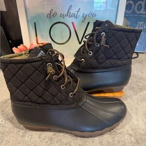 Sperry Women's Saltwater Quilted Nylon Duck Boot STS94063 Black Size 7.5